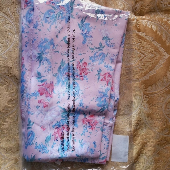 NWT Bandier X Loveshackfancy Women's Leggings - Picture 2 of 3